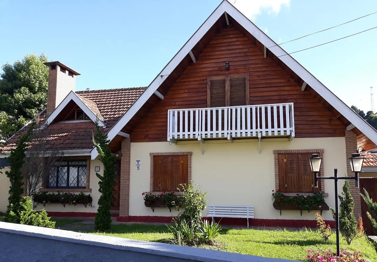 Casa Aconchegante Para Grupos E Familias contacts